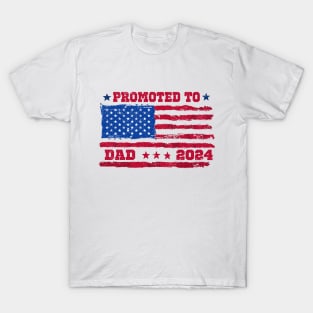 USA Flag Promoted To Daddy Est 2024 New Dad First Time Dad T-Shirt